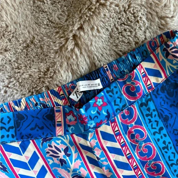 Zara Satin Effect Printed Wide-Leg Pants size Medium - Picture 5 of 5